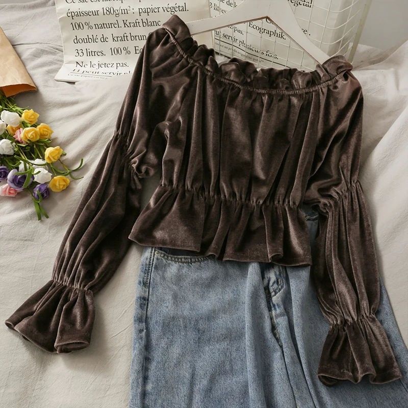 Autumn pleuche agaric edge a word get tall waist t-shirts female base coat sleeve short paragraph 2020 new horn
Autumn pleuche agaric edge a word get tall waist t-shirts female base coat sleeve short paragraph 2020 new horn