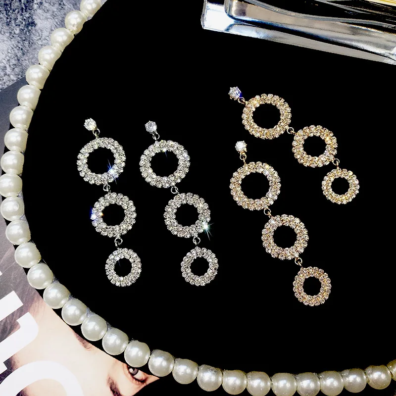 Южнокорейские массивные круглые длинные серьги-подвески, индивидуальные геометрические серьги в виде Круга 100, модные женские серьги с кра... 
Южнокорейские массивные круглые длинные серьги-подвески, индивидуальные геометрические серьги в виде Круга 100, модные женские серьги с кра...