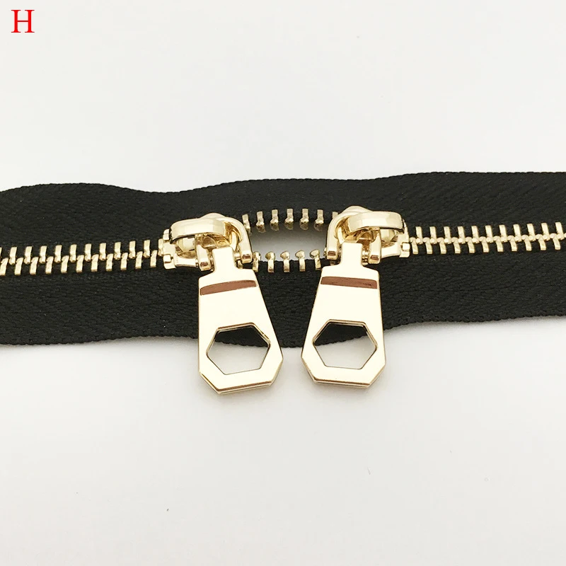 high quality Metal gold and silver Zipper Slider Head Puller DIY Handwork Bag Luggage zipper slider Craft sewing Kits Zip
high quality Metal gold and silver Zipper Slider Head Puller DIY Handwork Bag Luggage zipper slider Craft sewing Kits Zip