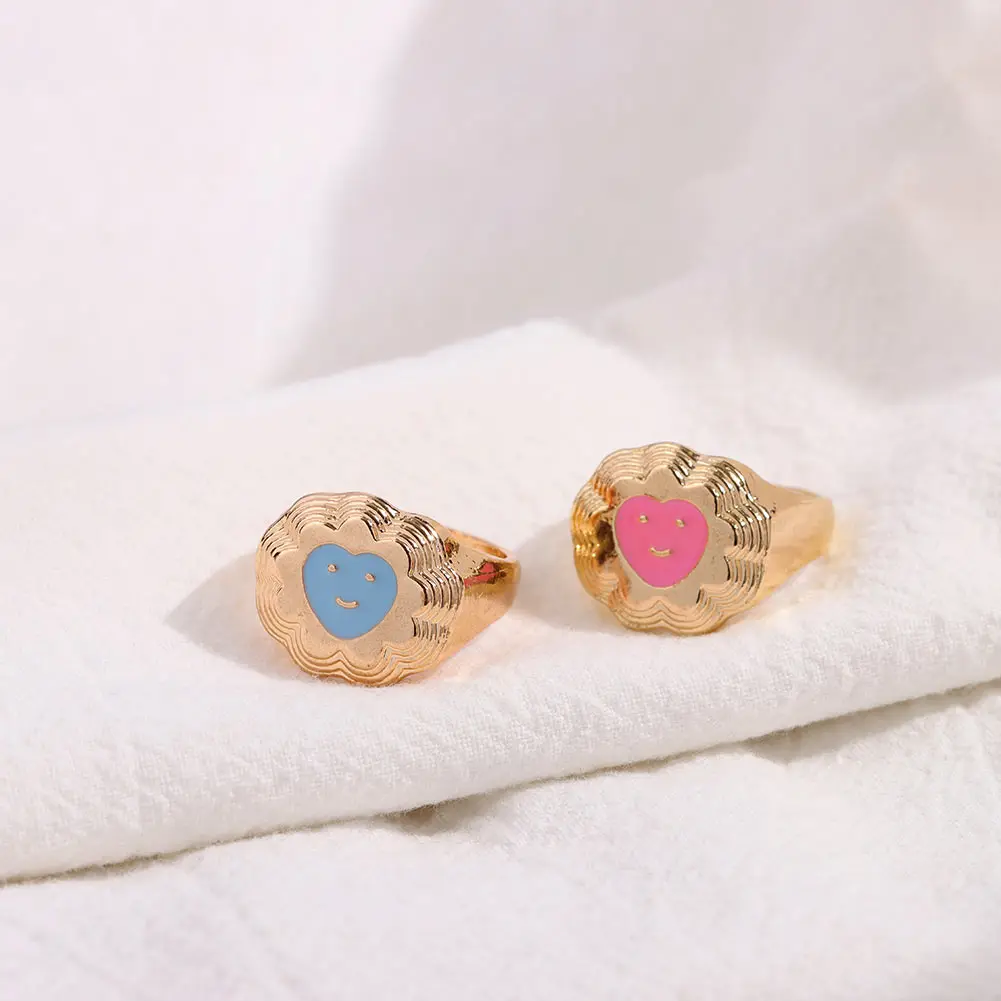 Vintage New Enamel Smile Face Flower Rings For Women Fashion Gold Color Chunky Metal Finger Ring Creative Korean Jewelry Gifts
Vintage New Enamel Smile Face Flower Rings For Women Fashion Gold Color Chunky Metal Finger Ring Creative Korean Jewelry Gifts