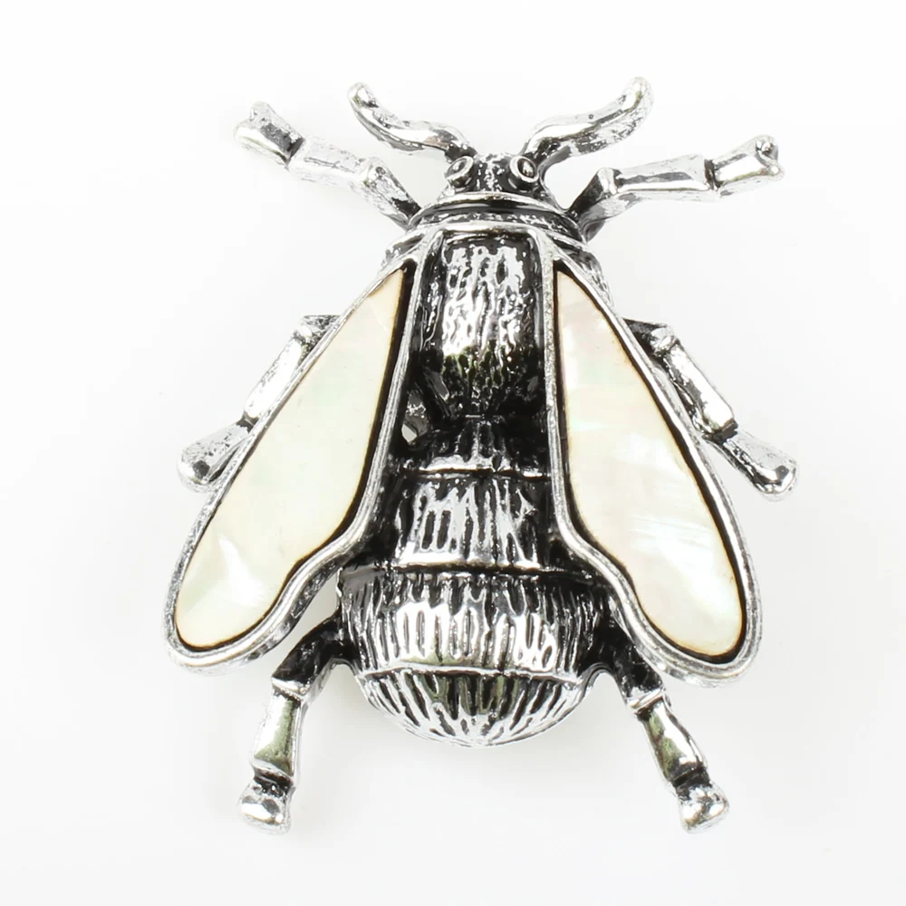 Natural Freshwater Shell Exquisite Fish-shaped Bee Brooch Corsage Glamour Ladies Fashion Wild Pin DIY Clothing Accessories
Natural Freshwater Shell Exquisite Fish-shaped Bee Brooch Corsage Glamour Ladies Fashion Wild Pin DIY Clothing Accessories