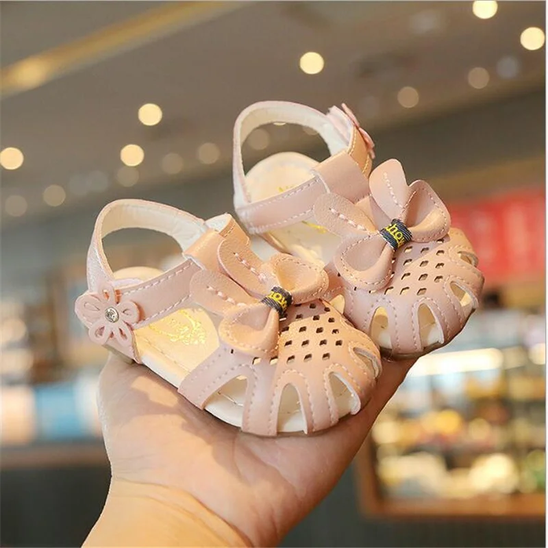 0-1 years old Baby sandals Girls' soft leather Summer comfortable and breathable soft-soled toddler shoes Princess shoes 15-19
0-1 years old Baby sandals Girls' soft leather Summer comfortable and breathable soft-soled toddler shoes Princess shoes 15-19