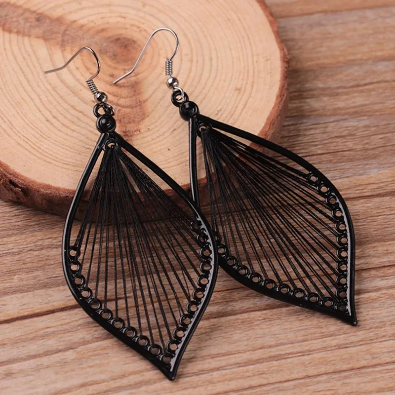 Handmade Leaf Earring Charm Black Thread Geometric Leaf Long Drop Earring For Women Wedding Party Jewelry Valentine Gift
Handmade Leaf Earring Charm Black Thread Geometric Leaf Long Drop Earring For Women Wedding Party Jewelry Valentine Gift
