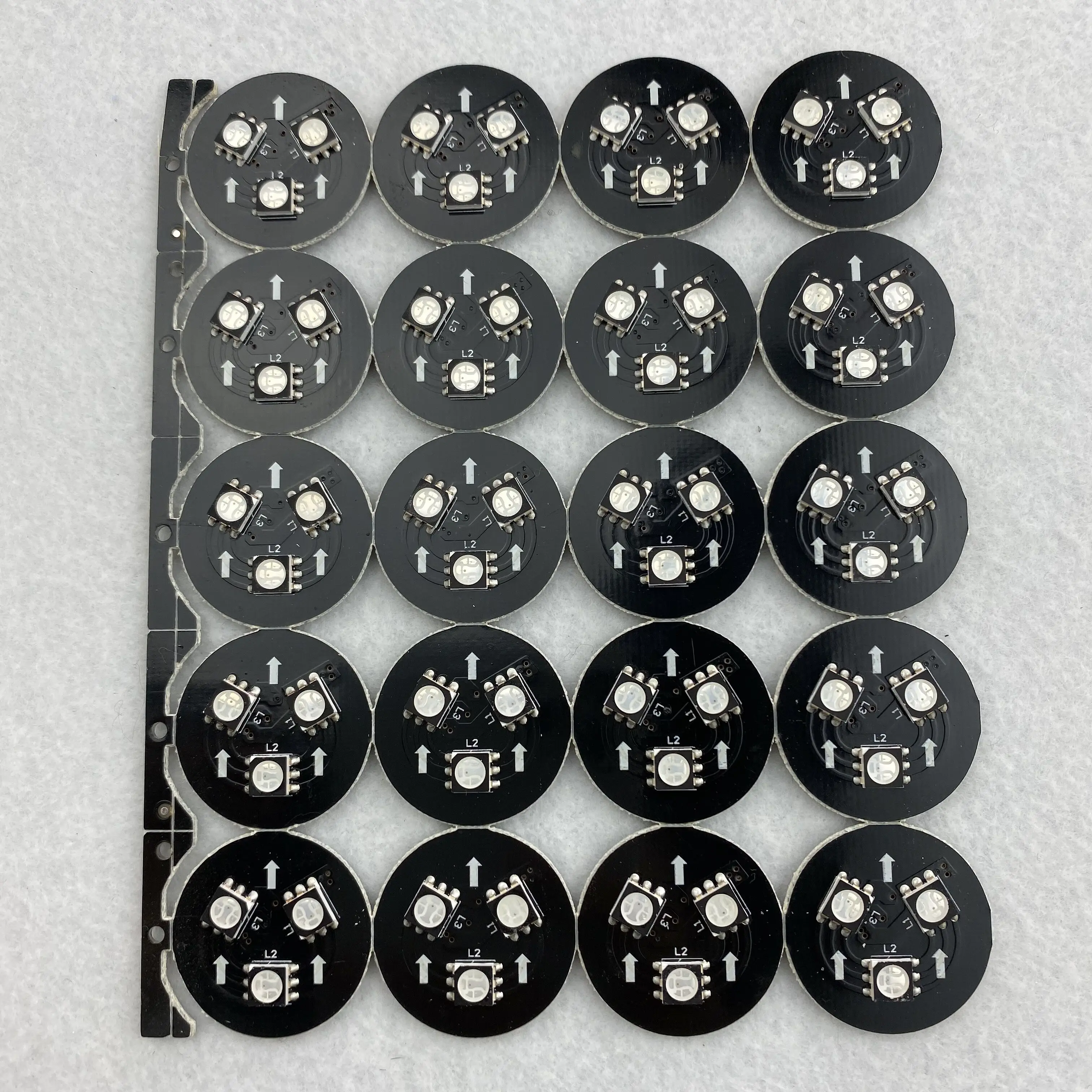 DC12V WS2818(with backup data) LED pixe PCBA;3pcs 5050 SMD RGB LED,0.72W;26mm diameter;black PCB
DC12V WS2818(with backup data) LED pixe PCBA;3pcs 5050 SMD RGB LED,0.72W;26mm diameter;black PCB