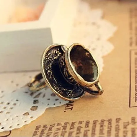 Vintage Women's Coffee Cup Ring European Elegant Girl Ring Charm Women's Dinner Party Jewelry Accessories Anniversary Gift
Vintage Women's Coffee Cup Ring European Elegant Girl Ring Charm Women's Dinner Party Jewelry Accessories Anniversary Gift