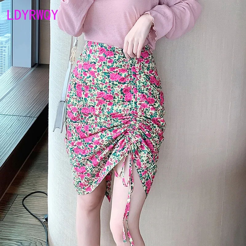 LDYRWQY 2021 summer Korean edition of new vintage pleated slit sexy print hip wrap high waist skirt
LDYRWQY 2021 summer Korean edition of new vintage pleated slit sexy print hip wrap high waist skirt