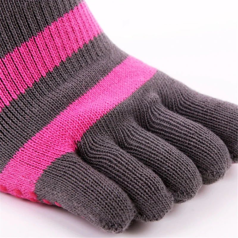 2 Pair Women Sports Yoga Socks Five Finger Toe Cotton Socks with Grips Anti-slip Silicone Dot Half Toe Socks for Pilates Fitness
2 Pair Women Sports Yoga Socks Five Finger Toe Cotton Socks with Grips Anti-slip Silicone Dot Half Toe Socks for Pilates Fitness
