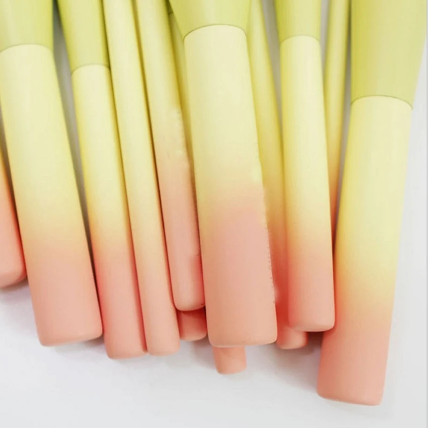 2021 Color 14pcs Makeup Brushes Set Soft Cosmetic Powder Blending Foundation Eyeshadow Blush Brush Kit Make Up Tools 
2021 Color 14pcs Makeup Brushes Set Soft Cosmetic Powder Blending Foundation Eyeshadow Blush Brush Kit Make Up Tools