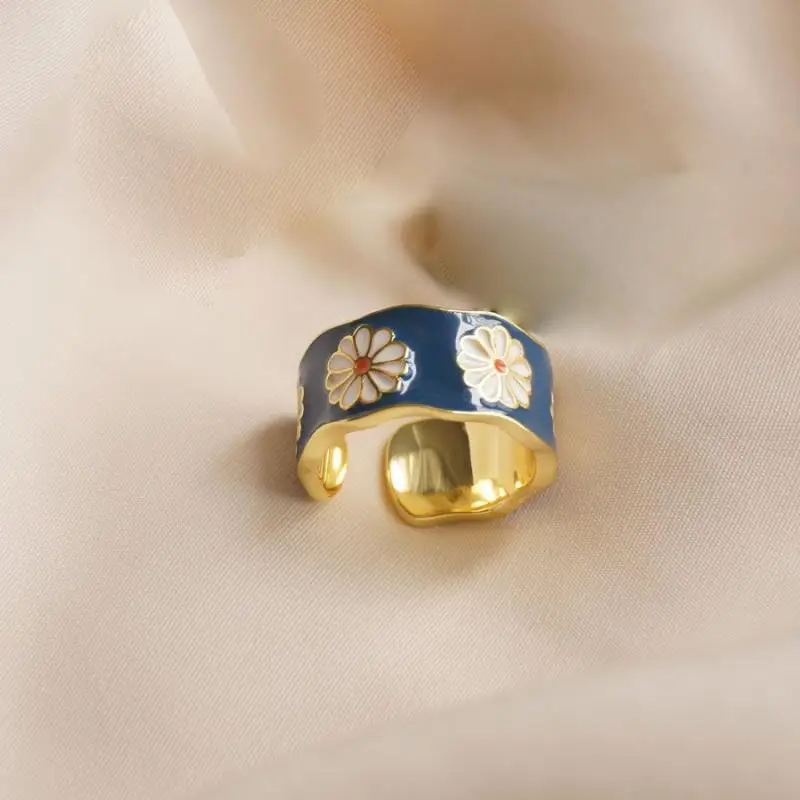 Elegant Daisy Pattern Open Adjustable Ring Personality Ladies Casual Party Drip Oleoresin Enamel Flower Ring Jewelry
Elegant Daisy Pattern Open Adjustable Ring Personality Ladies Casual Party Drip Oleoresin Enamel Flower Ring Jewelry