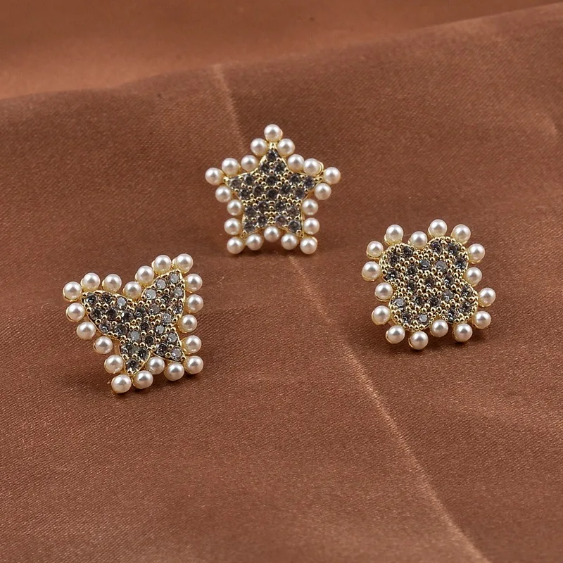 

2021 Small Brooch Butterfly Clover Pentastar Brooches Women Suit All Match Anti-Unwanted-Exposure Buckle Waist Pin Pearl Jewelry