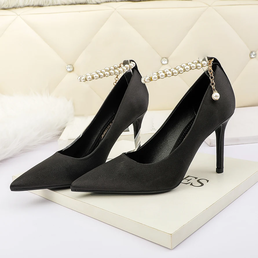 Summer Women Shoes Pointed Toe Pumps Suede Leisure Dress High Heels Boat Wedding Tenis Feminino Zapatillas Mujer Square buckle
Summer Women Shoes Pointed Toe Pumps Suede Leisure Dress High Heels Boat Wedding Tenis Feminino Zapatillas Mujer Square buckle