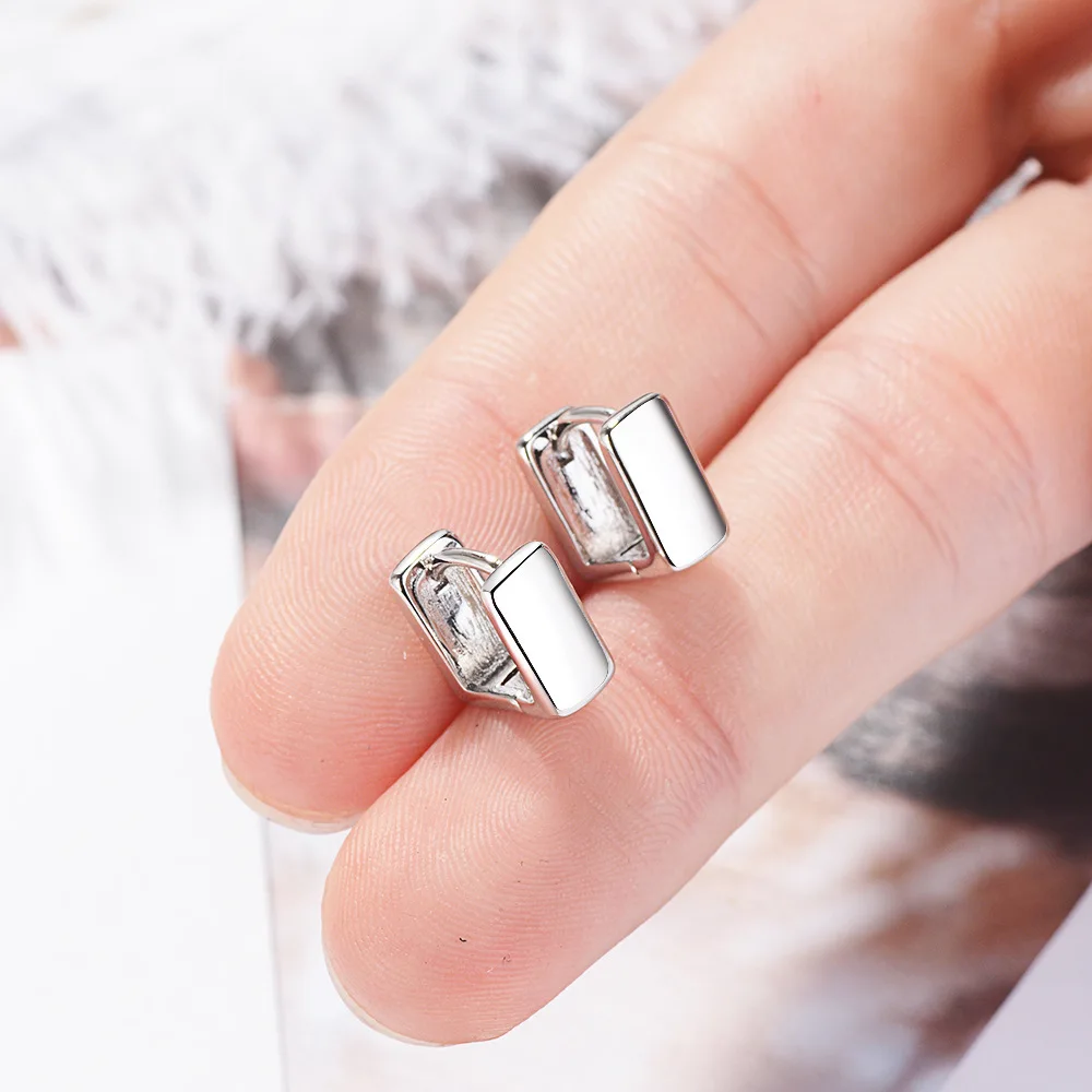 2020 New Minimalist Style Metal Square Earring Fashion Cute Temperament Earrings Metal For Charm Women Exquisite Jewellery Gift
2020 New Minimalist Style Metal Square Earring Fashion Cute Temperament Earrings Metal For Charm Women Exquisite Jewellery Gift