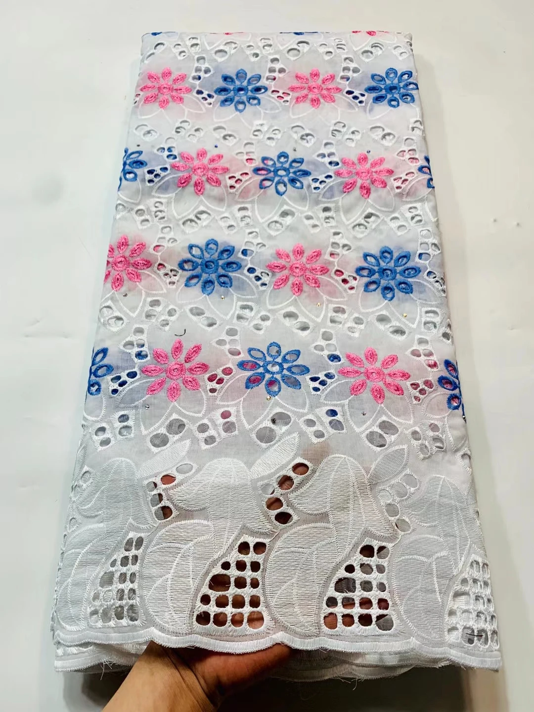 XSC09 free shipping Africa cotton lace fabric,wholesale embroidered Swiss voile lace fabric for party & Evening dress!
XSC09 free shipping Africa cotton lace fabric,wholesale embroidered Swiss voile lace fabric for party & Evening dress!