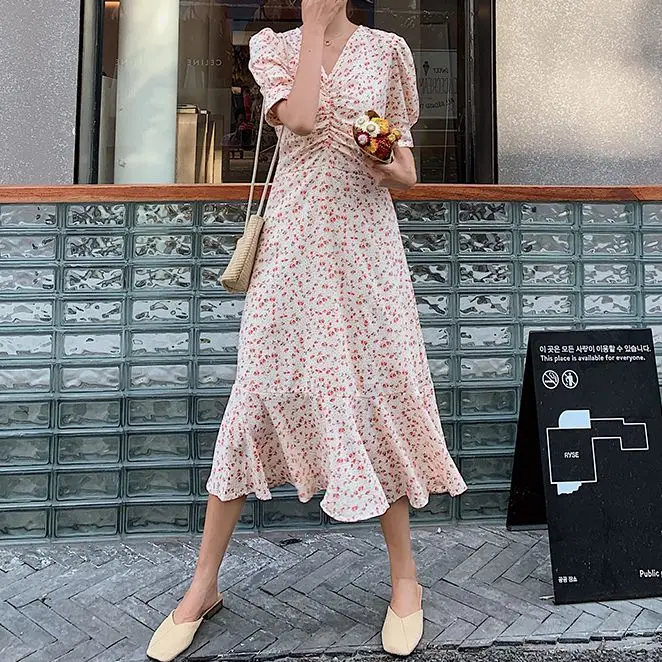 Summer Women'S French Romantic Floral Mid-Length Dress Female Korea Y2k Elegant V-Neck Over-The-Knee Dress Ladies Dress 2021
Summer Women'S French Romantic Floral Mid-Length Dress Female Korea Y2k Elegant V-Neck Over-The-Knee Dress Ladies Dress 2021