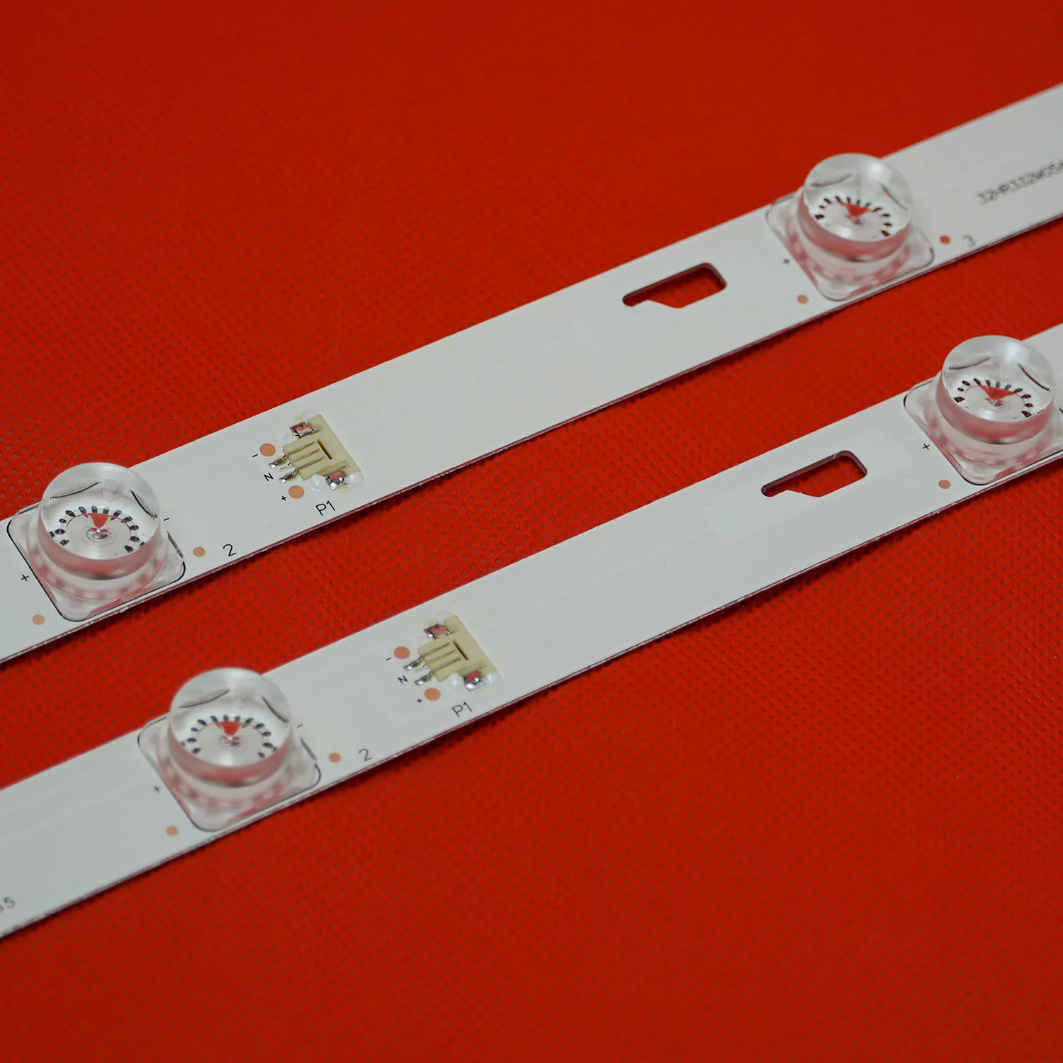 4Pcs New LED Backlight strip For 32inch CANTV C32KD110 CANTV C32KD210 32HR332M05A1 V3 led strip
4Pcs New LED Backlight strip For 32inch CANTV C32KD110 CANTV C32KD210 32HR332M05A1 V3 led strip