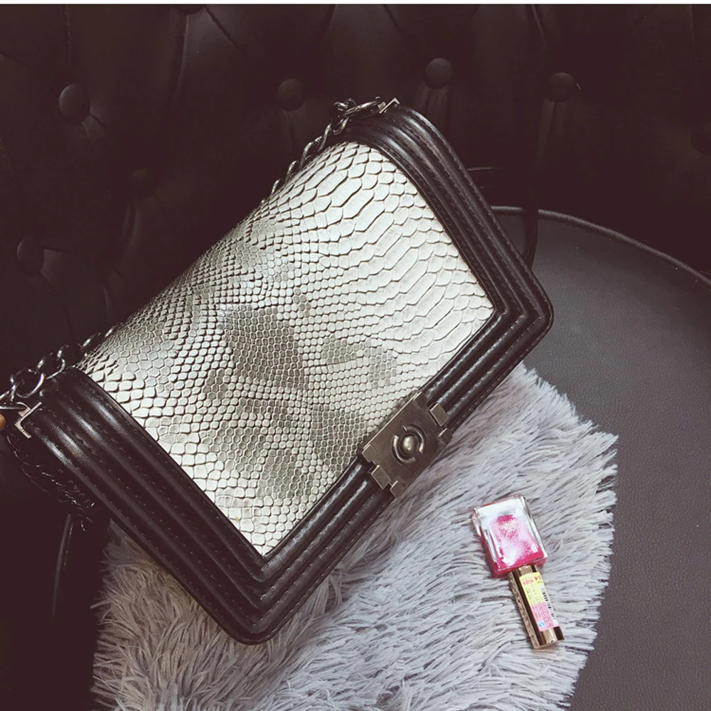 LOVIRS Boutique Women Shoulder Bags Crossbody Envelop Bags Luxury Design Chain Bags Rhomboids Chain Decoration Bags For Women
LOVIRS Boutique Women Shoulder Bags Crossbody Envelop Bags Luxury Design Chain Bags Rhomboids Chain Decoration Bags For Women