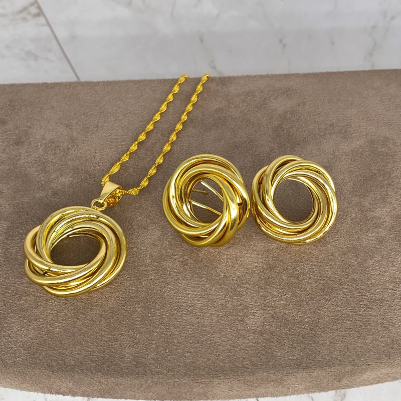 African set of Gold Color rings for bride Habesha Eritrea,Small set of Earrings and necklace of Ethiopian jewelry, wedding Gift
African set of Gold Color rings for bride Habesha Eritrea,Small set of Earrings and necklace of Ethiopian jewelry, wedding Gift