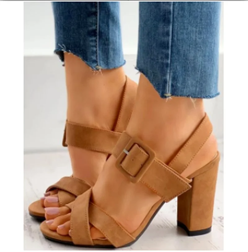2021021 Summer New Women's Peep Toe Buckled Block Heel Sandals Elegant and Generous Woman Shoes High Heels Sexy 5KE177
2021021 Summer New Women's Peep Toe Buckled Block Heel Sandals Elegant and Generous Woman Shoes High Heels Sexy 5KE177