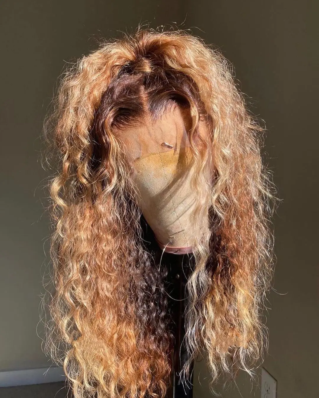 Honey Blonde Human Hair Kinky Curly Lace Front Wig 4/30 Ombre Transparent Lace Wig Pre Plucked For Black Women With Baby Hair
Honey Blonde Human Hair Kinky Curly Lace Front Wig 4/30 Ombre Transparent Lace Wig Pre Plucked For Black Women With Baby Hair