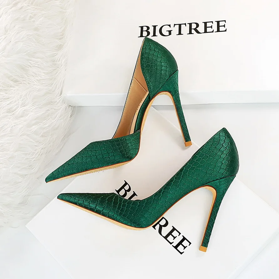 BIGTREE Shoes New Snake Pattern Women Pumps Sexy High Heels Party Shoes Stiletto Heels Wedding Shoes Large Size Female Shoes
BIGTREE Shoes New Snake Pattern Women Pumps Sexy High Heels Party Shoes Stiletto Heels Wedding Shoes Large Size Female Shoes