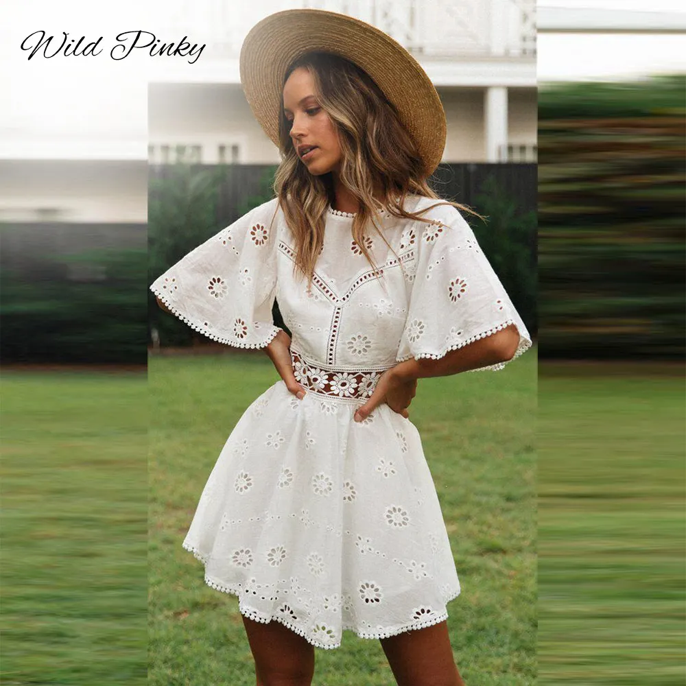 Flare sleeve cotton white lace dress Women casual ladies dress Summer high waist short dress backless vestidos hollow out dress 
Flare sleeve cotton white lace dress Women casual ladies dress Summer high waist short dress backless vestidos hollow out dress