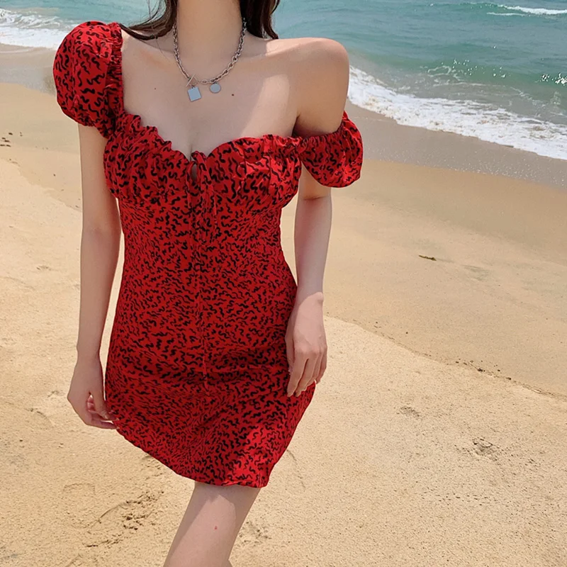 Leopard print bubble sleeve collar dress female summer 2021 new high waist slim strappy corset sexy dress Ruffles Sheath
Leopard print bubble sleeve collar dress female summer 2021 new high waist slim strappy corset sexy dress Ruffles Sheath