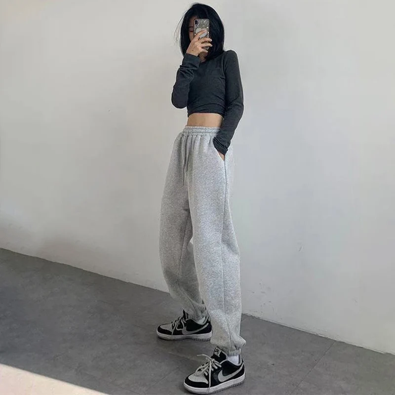 Harajuku SweatPants Women Jogging Femme Pantalon Korean Fashion Casual Streetwear Pant Sweat Hippie Trousers Ropa Mujer 2021
Harajuku SweatPants Women Jogging Femme Pantalon Korean Fashion Casual Streetwear Pant Sweat Hippie Trousers Ropa Mujer 2021