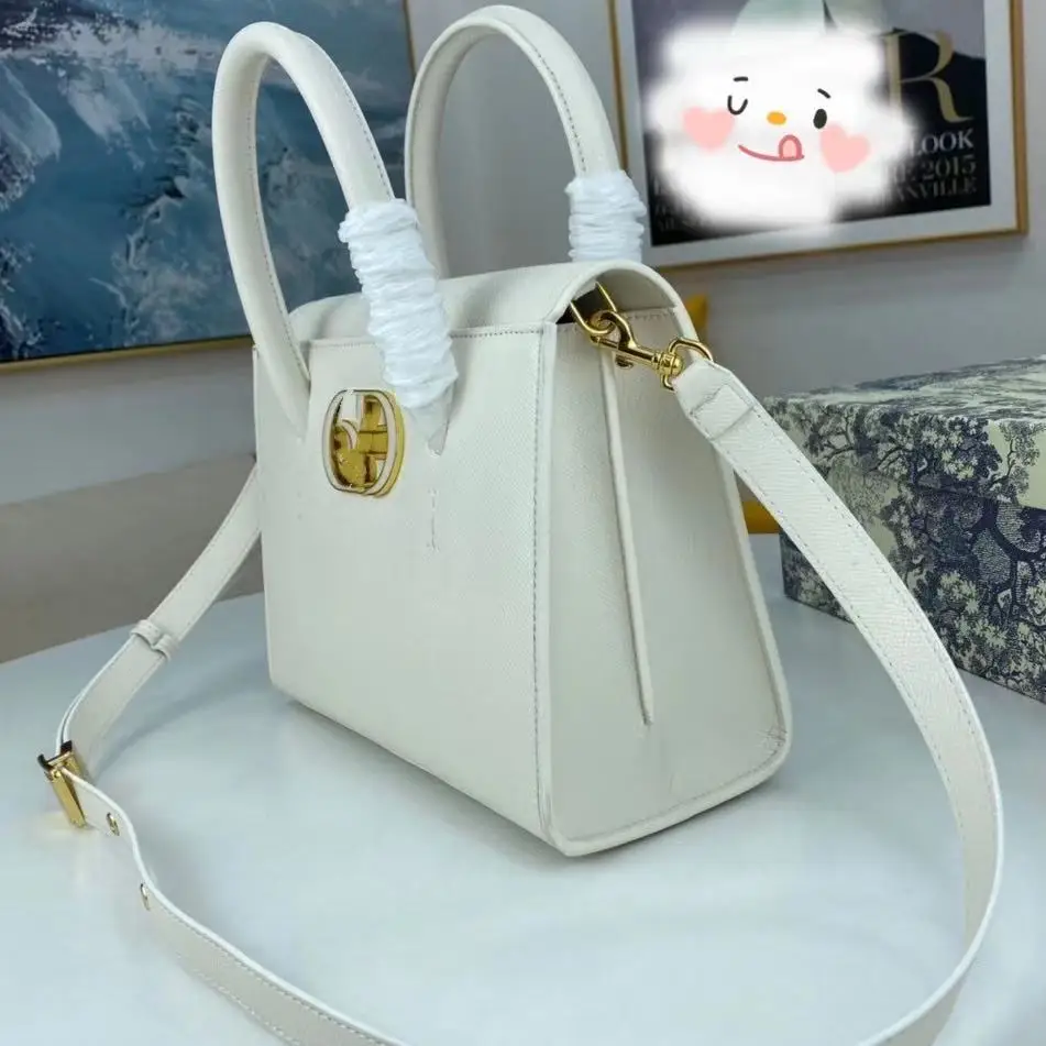 Special offers a new female bag with a variety of styles leather handbags fashion luxury design handbags shoulder bag messenger
Special offers a new female bag with a variety of styles leather handbags fashion luxury design handbags shoulder bag messenger