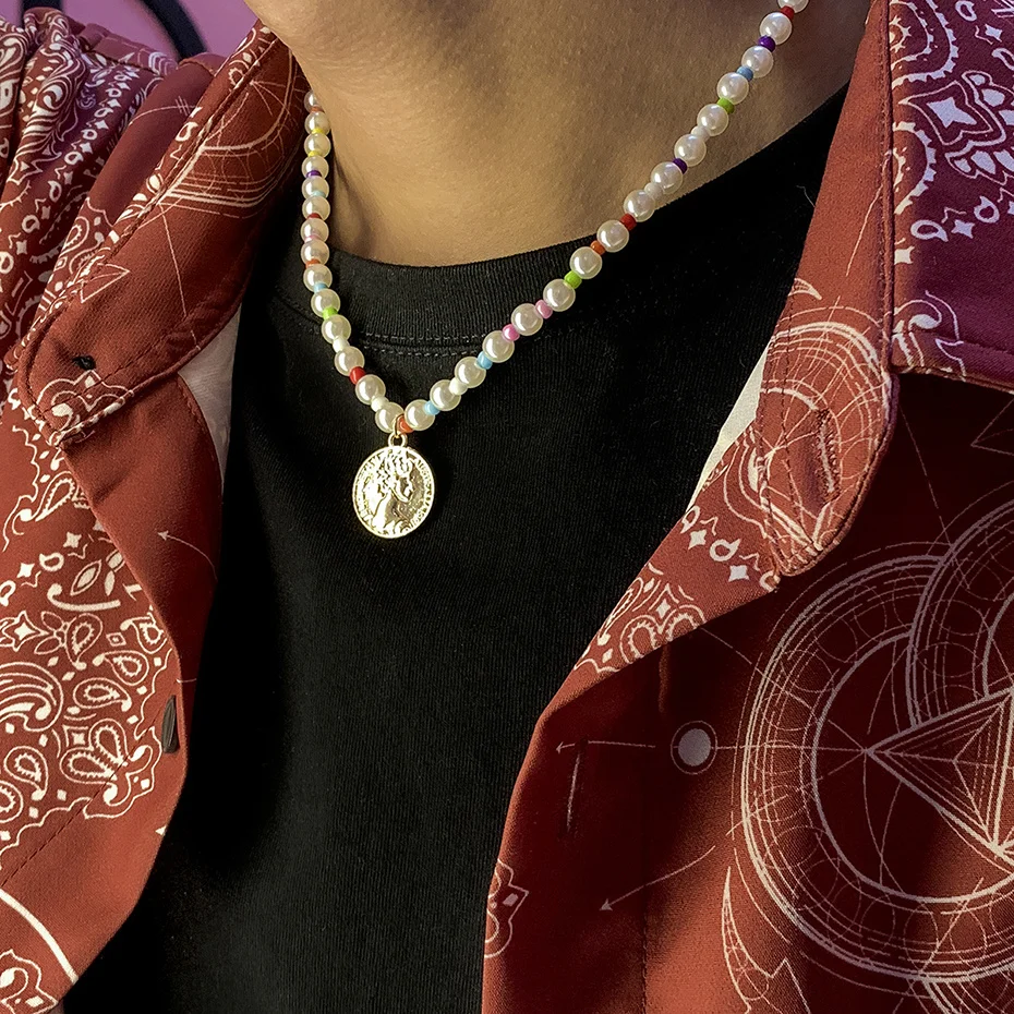 2021 New Geometric Round Coin Portrait Pendant Necklace For Men Women Simulated Pearls Colorful Beads Chain Choker Neck Jewelry
2021 New Geometric Round Coin Portrait Pendant Necklace For Men Women Simulated Pearls Colorful Beads Chain Choker Neck Jewelry