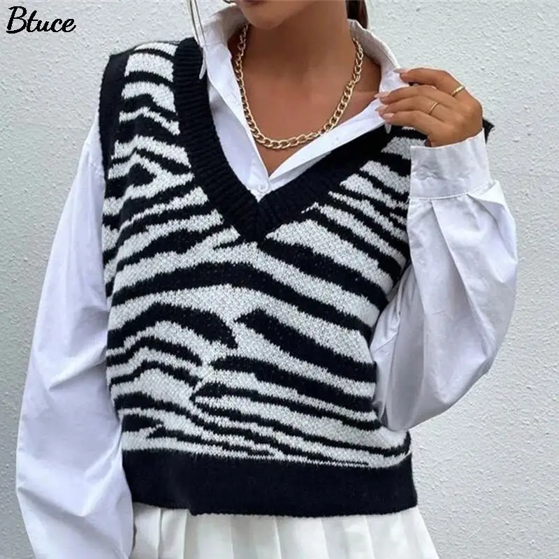 V Neck Knitted Vest Women New Korean Fashion Zebra Pattern Sleeveless Sweaters Waistcoat For Outwear Spring And Autumn 2021
V Neck Knitted Vest Women New Korean Fashion Zebra Pattern Sleeveless Sweaters Waistcoat For Outwear Spring And Autumn 2021