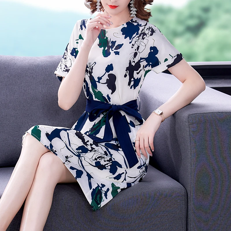 2021 Summer New Style Fashion Party Trend Round Neck Ink Printing and Dyeing Belt Short Sleeve Dress Dresses for Women
2021 Summer New Style Fashion Party Trend Round Neck Ink Printing and Dyeing Belt Short Sleeve Dress Dresses for Women