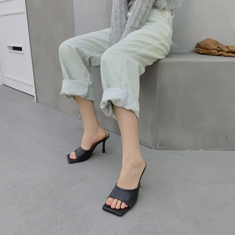 Women's Sandals 2021 Summer Women's Shoes Fashion Word Stiletto High Heels External Slippers Open Toe Sandals and Slippers
Women's Sandals 2021 Summer Women's Shoes Fashion Word Stiletto High Heels External Slippers Open Toe Sandals and Slippers