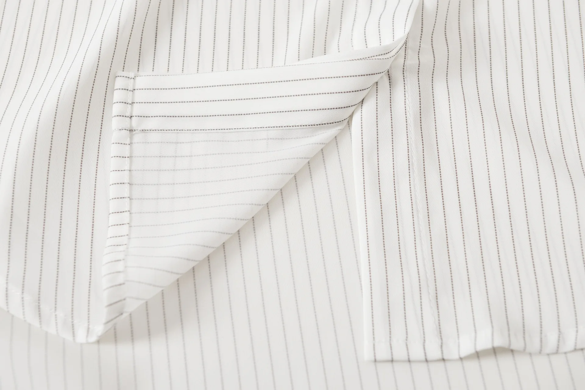 Women's Striped Silhouette Blouse White Simple Style Long Lantern Sleeve Loose O-neck Office Lady Shirt
Women's Striped Silhouette Blouse White Simple Style Long Lantern Sleeve Loose O-neck Office Lady Shirt