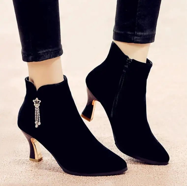 Autumn Winter Women Plus Velvet Martin Boots Thick and Thin Heel Shoes Black Short Boots Fashion Ladies High-heeled Ankle Boots
Autumn Winter Women Plus Velvet Martin Boots Thick and Thin Heel Shoes Black Short Boots Fashion Ladies High-heeled Ankle Boots