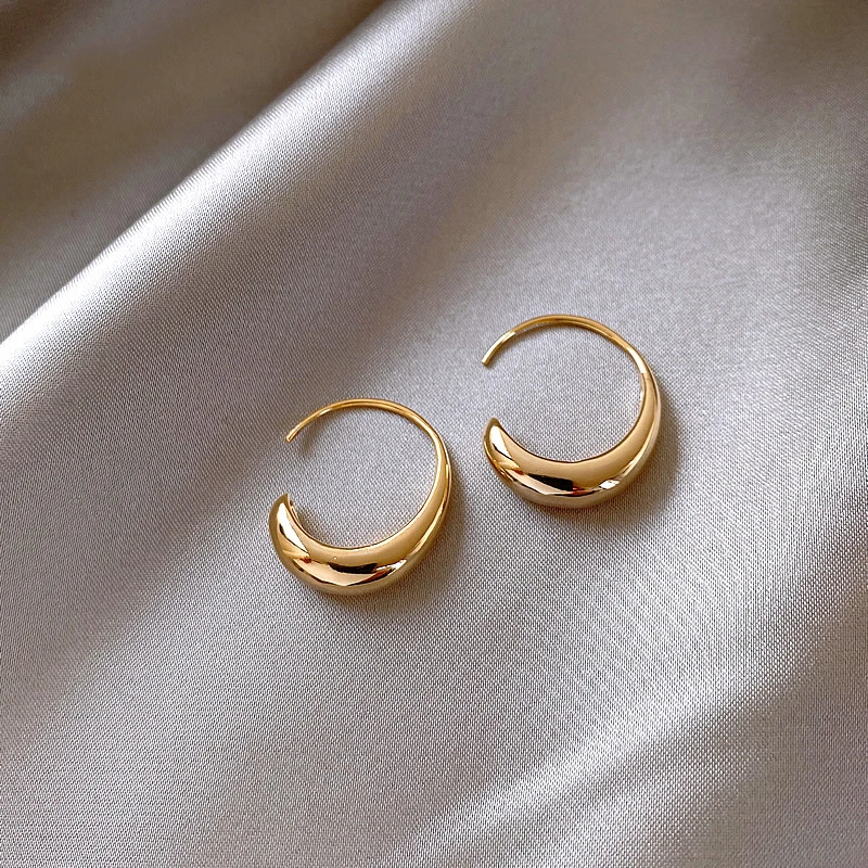 2021 New Minimalist Metal Gold Retro Small Earrings for Women Korean Fashion Party Jewelry Unusual Girl Exquisite Earrings Long
2021 New Minimalist Metal Gold Retro Small Earrings for Women Korean Fashion Party Jewelry Unusual Girl Exquisite Earrings Long
