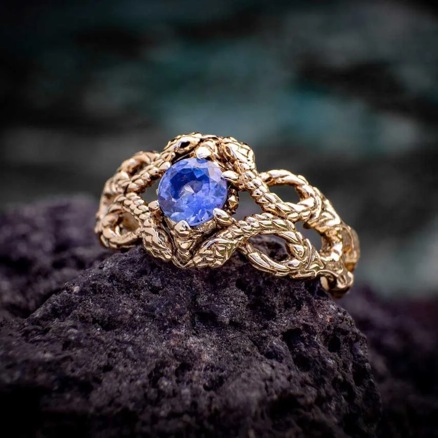 Vintage Retro Four Snake Wind Rings for Women Fashion Jewelry Accessories Gifts Zircon Rings for Party
Vintage Retro Four Snake Wind Rings for Women Fashion Jewelry Accessories Gifts Zircon Rings for Party