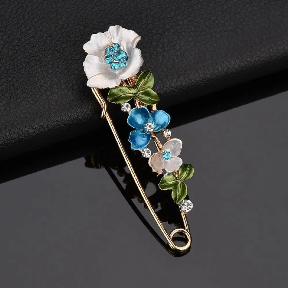 1pc Trendy Jewelry Creative Alloy Rhinestone Flower Brooches Dress Shirt Accessories Enamel Lapel Pin For Women
1pc Trendy Jewelry Creative Alloy Rhinestone Flower Brooches Dress Shirt Accessories Enamel Lapel Pin For Women