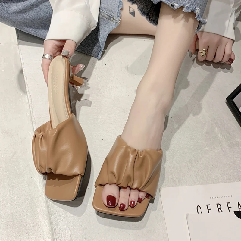 Shoes House Slippers Platform Slipers Women Square Toe Slides Fashion Heeled Mules 2021 Luxury High Thin Rubber PU High-Heeled S
Shoes House Slippers Platform Slipers Women Square Toe Slides Fashion Heeled Mules 2021 Luxury High Thin Rubber PU High-Heeled S