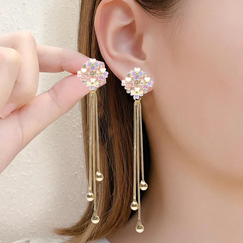 Original Design Fashion Silver Rhinestone Flower Tassel Earrings Stud Women Eardrop Jewelry Elegant Lady Party Gift 
Original Design Fashion Silver Rhinestone Flower Tassel Earrings Stud Women Eardrop Jewelry Elegant Lady Party Gift