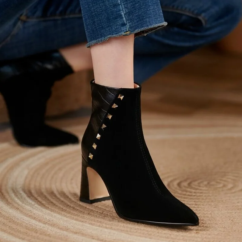 2022 New Women Boots Autumn High Heels Boots Sexy Party Shoes Pointed Rivet Black Fashion Ankle Boots British Style Women Shoes
2022 New Women Boots Autumn High Heels Boots Sexy Party Shoes Pointed Rivet Black Fashion Ankle Boots British Style Women Shoes