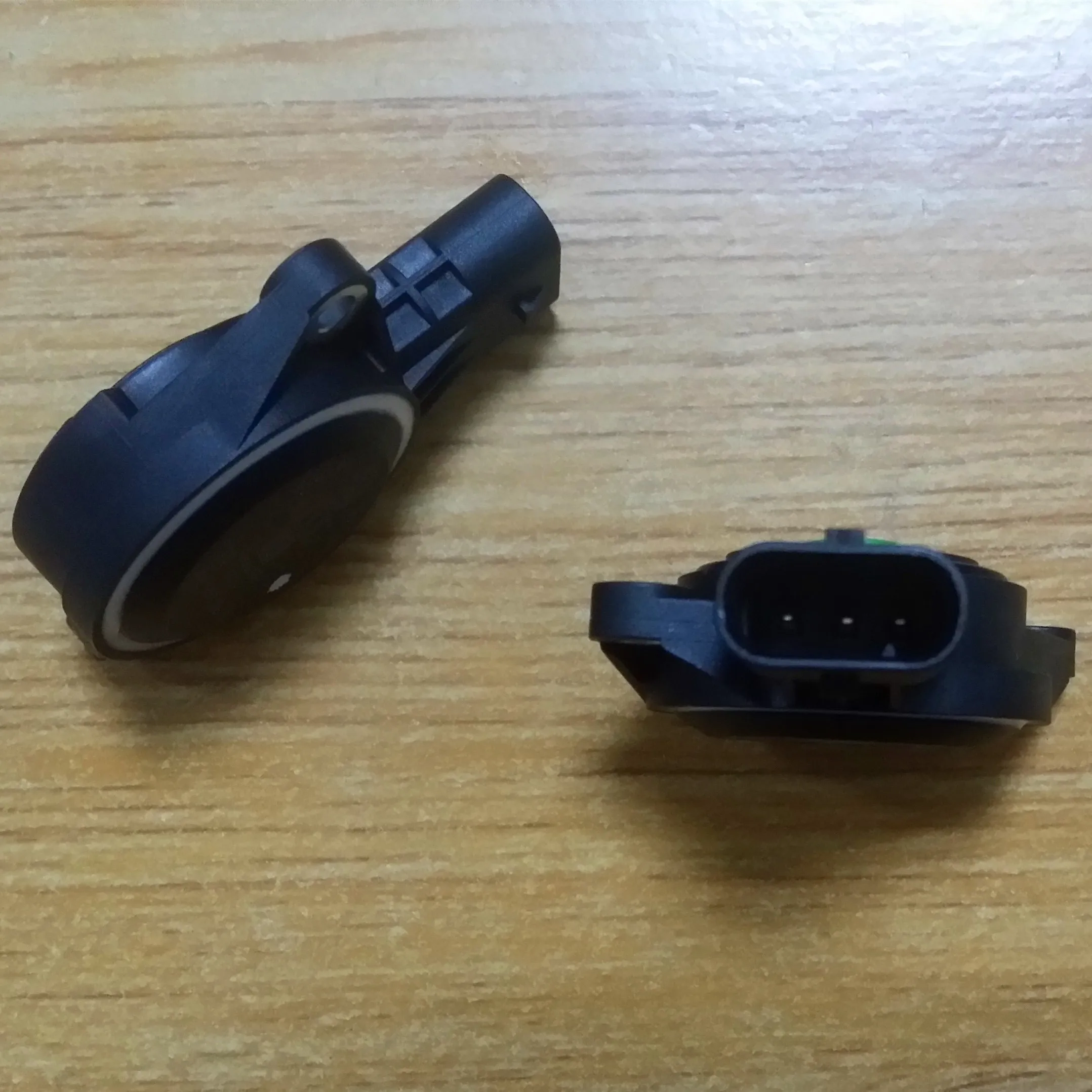 1PC for VW New Passat Audi A8 A5 A3 B8 C7 D4 Q5 Q3 TT intake branch pipe flap motor position pressure sensor
1PC for VW New Passat Audi A8 A5 A3 B8 C7 D4 Q5 Q3 TT intake branch pipe flap motor position pressure sensor