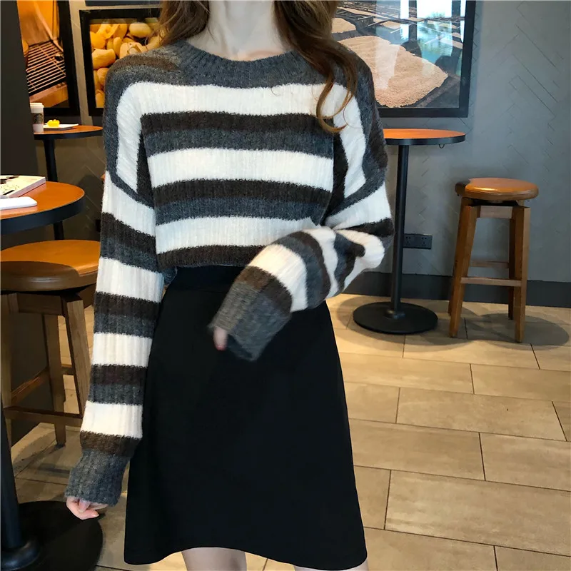 Loose O-neck Pullover Striped Long Sleeve Casual Knitted Sweater Women Clothing Autumn Winter Fashion New Korean Ladies Tops Ins
Loose O-neck Pullover Striped Long Sleeve Casual Knitted Sweater Women Clothing Autumn Winter Fashion New Korean Ladies Tops Ins