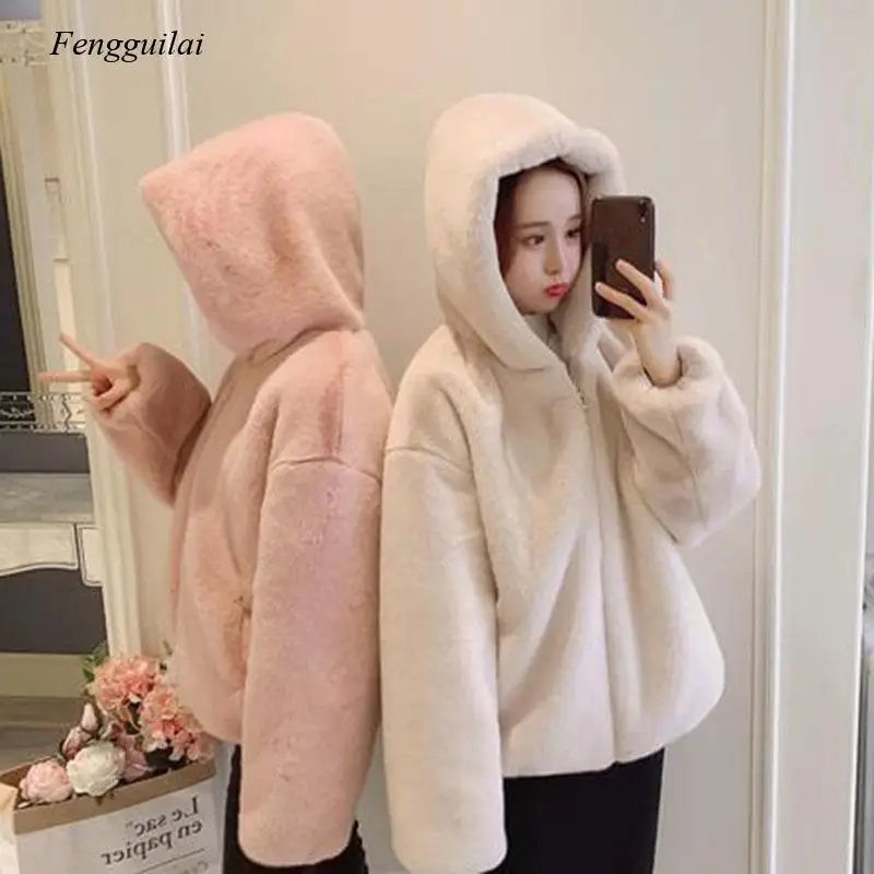 Autumn Winter Faux Mink Coat Women Casual Long Sleeve Warm Faux Fur Jacket Female Hooded Loose Short Plush Overcoat
Autumn Winter Faux Mink Coat Women Casual Long Sleeve Warm Faux Fur Jacket Female Hooded Loose Short Plush Overcoat