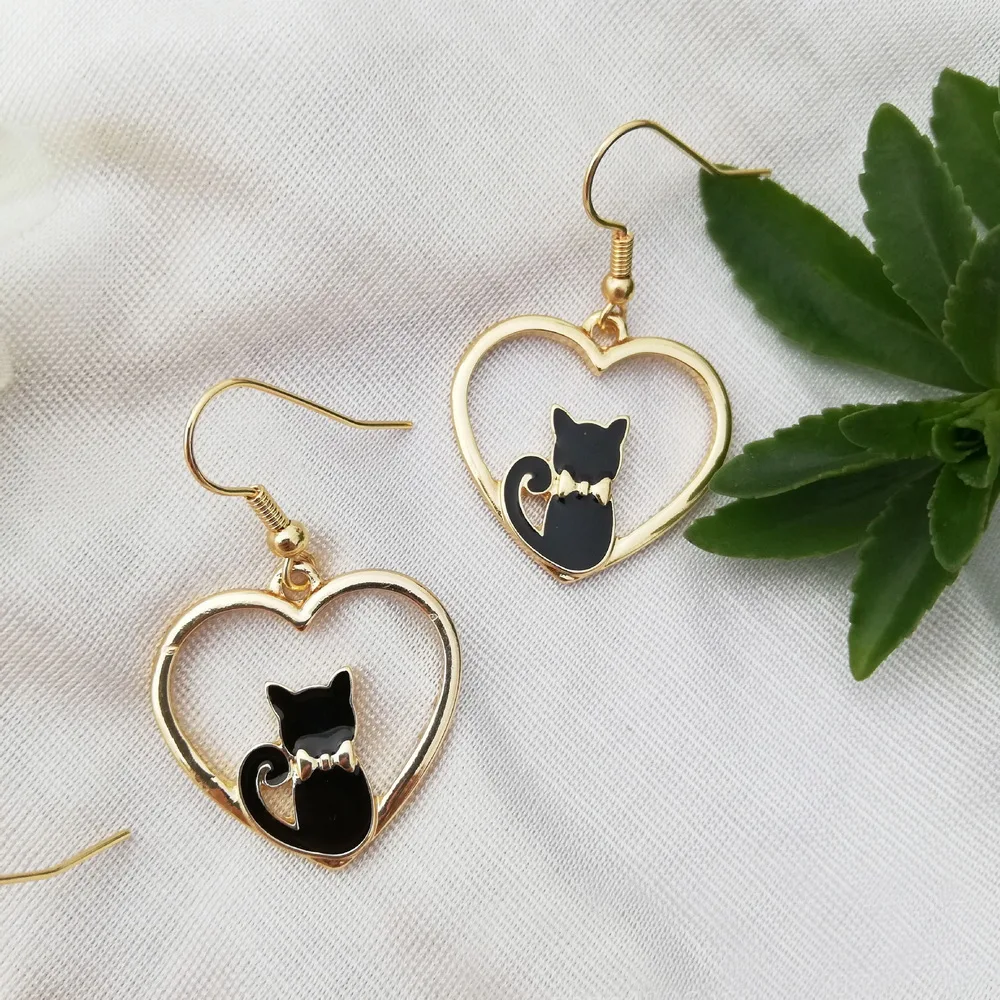 2021 Korean Sweet Cute Cartoon Small Cat Dangle Earrings for Women Trendy Hollow Heart Earrings Asymmetrical Ear Accessories
2021 Korean Sweet Cute Cartoon Small Cat Dangle Earrings for Women Trendy Hollow Heart Earrings Asymmetrical Ear Accessories