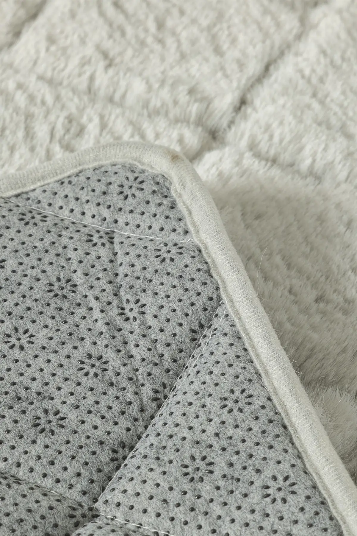 Rabbit Polyester Bath Mat Set 50x80 - 45x50 Cm Light Gray 2'li Slip-Resistant Outsole Classic Burgundy
Rabbit Polyester Bath Mat Set 50x80 - 45x50 Cm Light Gray 2'li Slip-Resistant Outsole Classic Burgundy