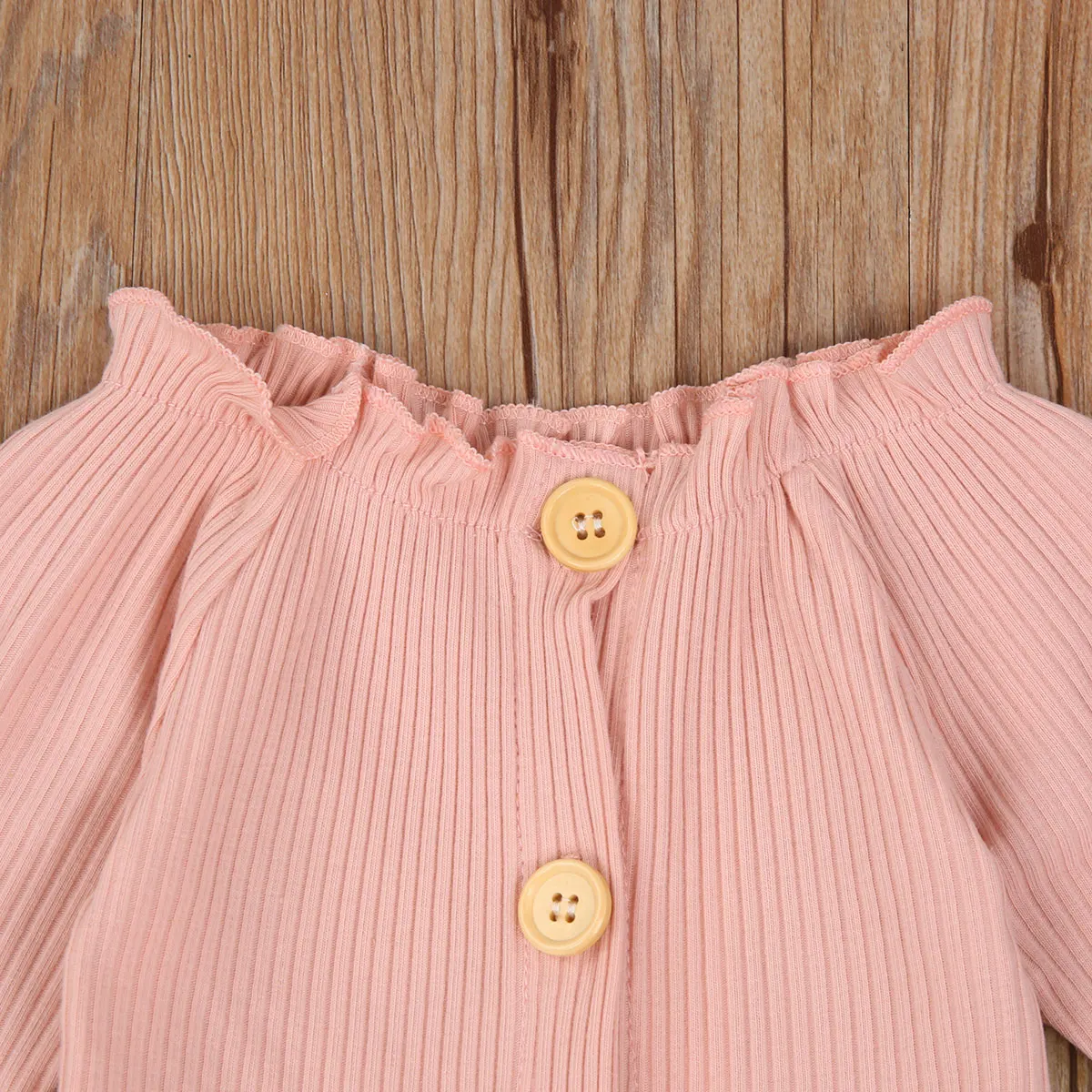 OPPERIAYA 3Pcs Baby Girls Casual Suit Solid Color Boat Neck Long Sleeve Ribbing Button Tops Leopard Loose Trousers Bow Headband
OPPERIAYA 3Pcs Baby Girls Casual Suit Solid Color Boat Neck Long Sleeve Ribbing Button Tops Leopard Loose Trousers Bow Headband