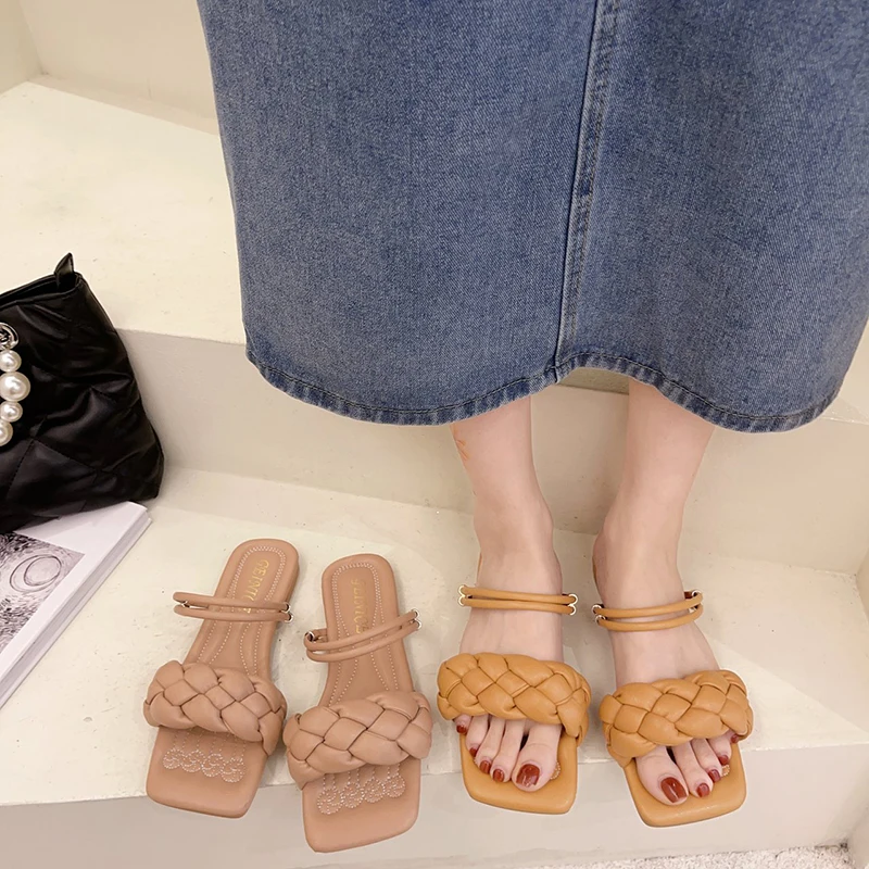 Female Shoes Summer Clogs Woman House Slippers Platform Slides Low Fashion 2021 Beach Flat Luxury Rubber PU Basic Female Shoes L
Female Shoes Summer Clogs Woman House Slippers Platform Slides Low Fashion 2021 Beach Flat Luxury Rubber PU Basic Female Shoes L