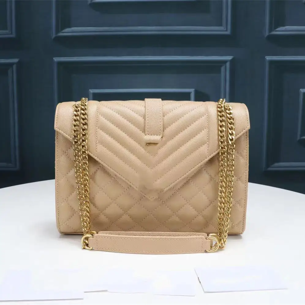 Classic female luxury independent design, counter hardware high-end leather, original quality. One shoulder cross-body bag
Classic female luxury independent design, counter hardware high-end leather, original quality. One shoulder cross-body bag