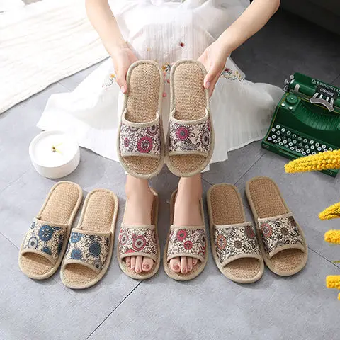 Summer soft bottom household indoor linen slippers lovers cool slippers men and women's floor antiskid
Summer soft bottom household indoor linen slippers lovers cool slippers men and women's floor antiskid