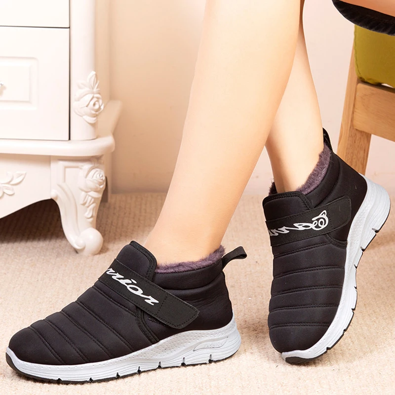 Winter Men's Ankle Boots Warm Plush Snow Boots Men Classic Cotton Shoes Men Handmade Male Short Boots Comfortable Walking Shoes
Winter Men's Ankle Boots Warm Plush Snow Boots Men Classic Cotton Shoes Men Handmade Male Short Boots Comfortable Walking Shoes